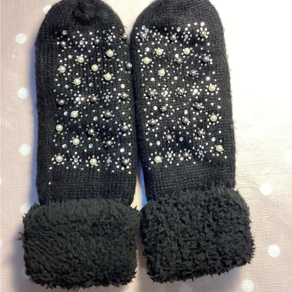 Northern Reflections Black Mittens